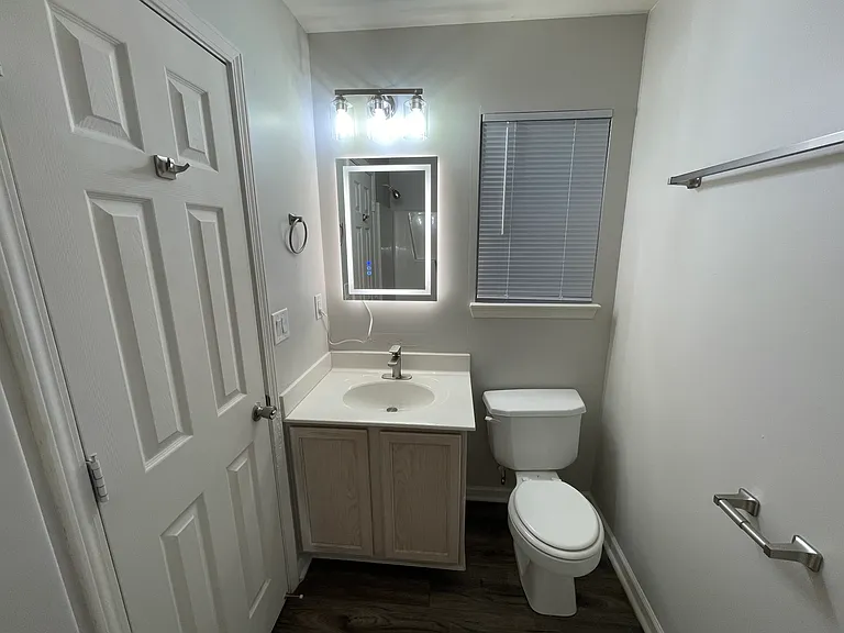 220 Campus Dr — Photo 3