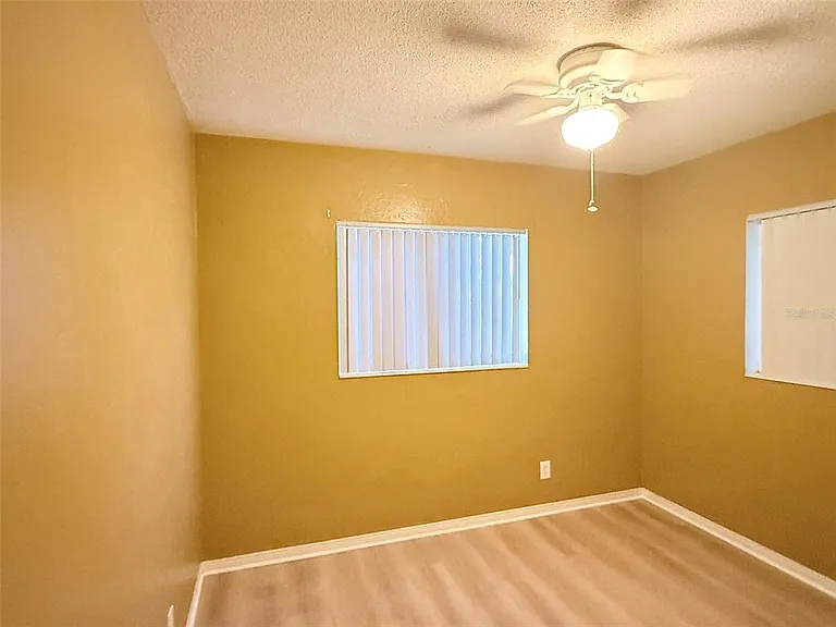 5541 Lown St N #SOUTH — Photo 16