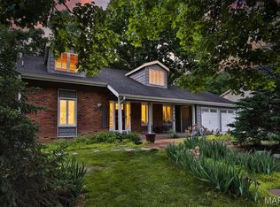 1444 Sunnytree Ln, Ballwin, MO 63021