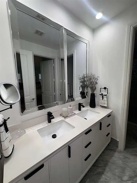 1 bed, 1053 sqft, $2,800 — Photo 2