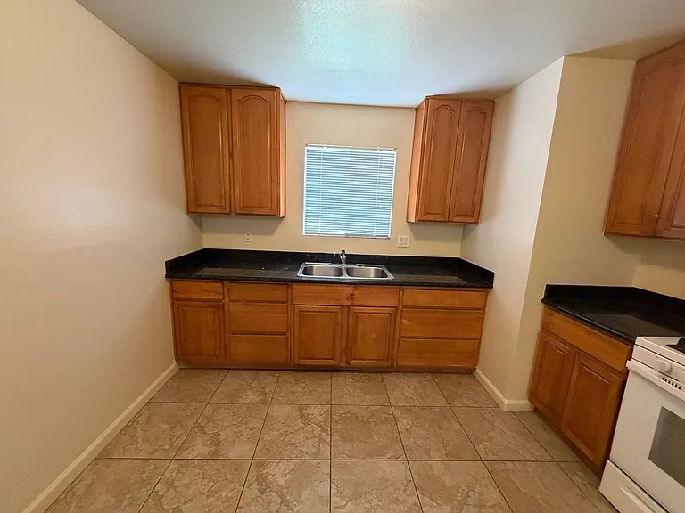 249 De Soto Dr — Photo 2