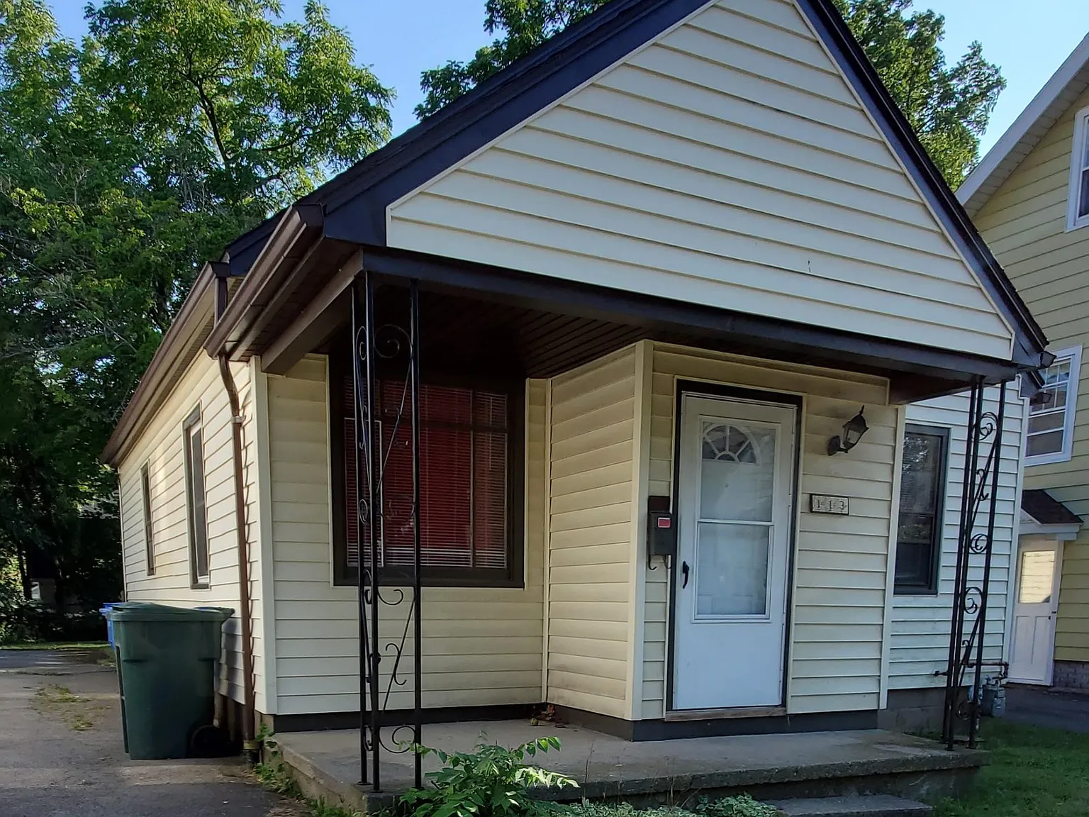 4 bed, 1490 sqft, $2,400 — Photo 2