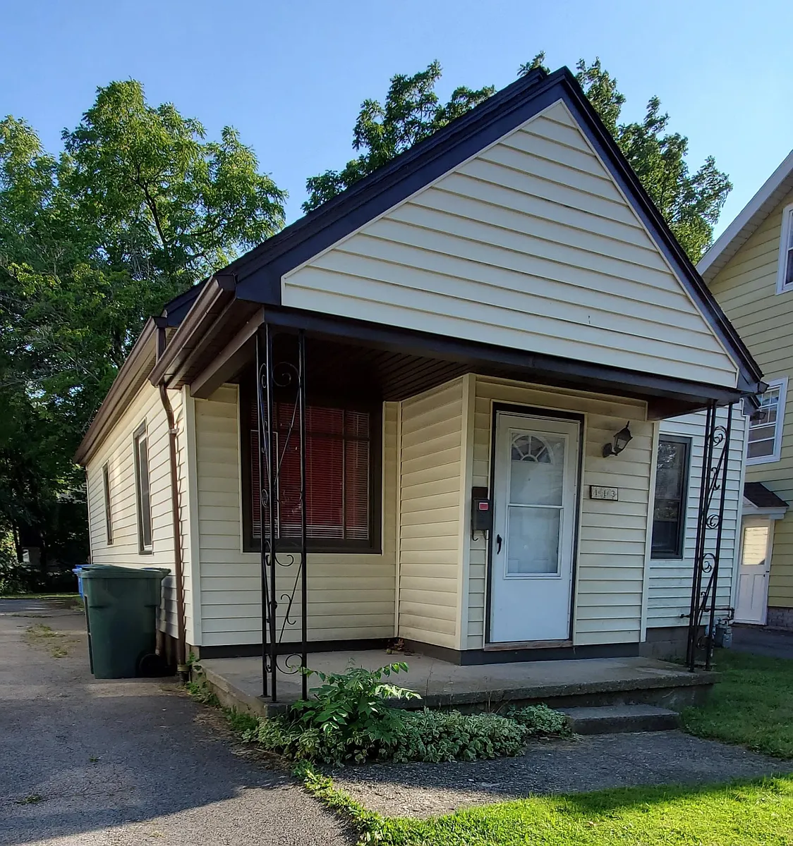 Building Photo - 113 Rossiter Rd