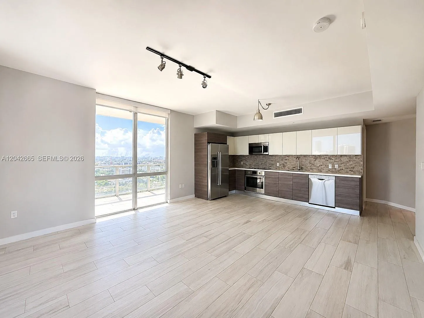 2 bed, 1116 sqft, $4,100 — Photo 1