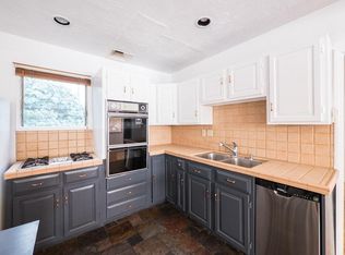 7000 Treasure Trl, Los Angeles, CA 90068