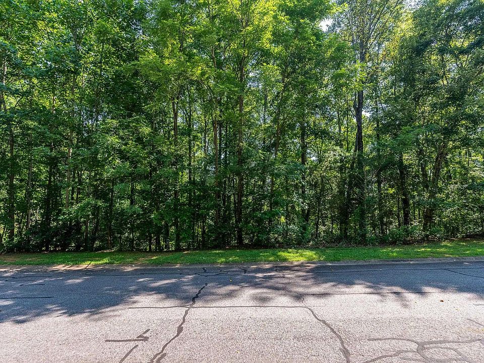 1st image of 313 Laurel Valley Way