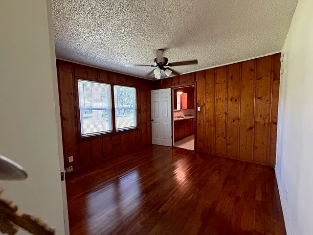 605 Omega St — Photo 8