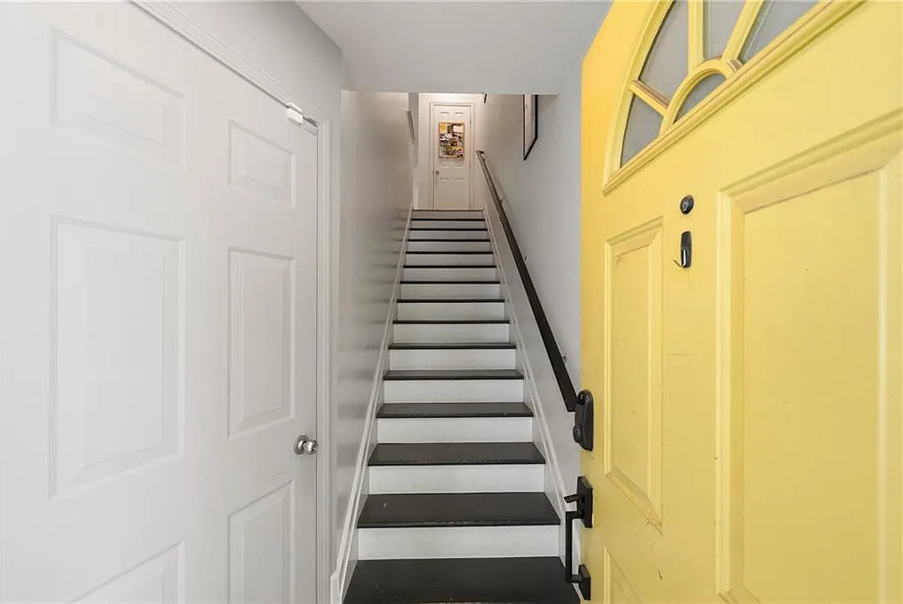 1 bed, 1.5 bath, 1058 sqft, $2,500 — Photo 4