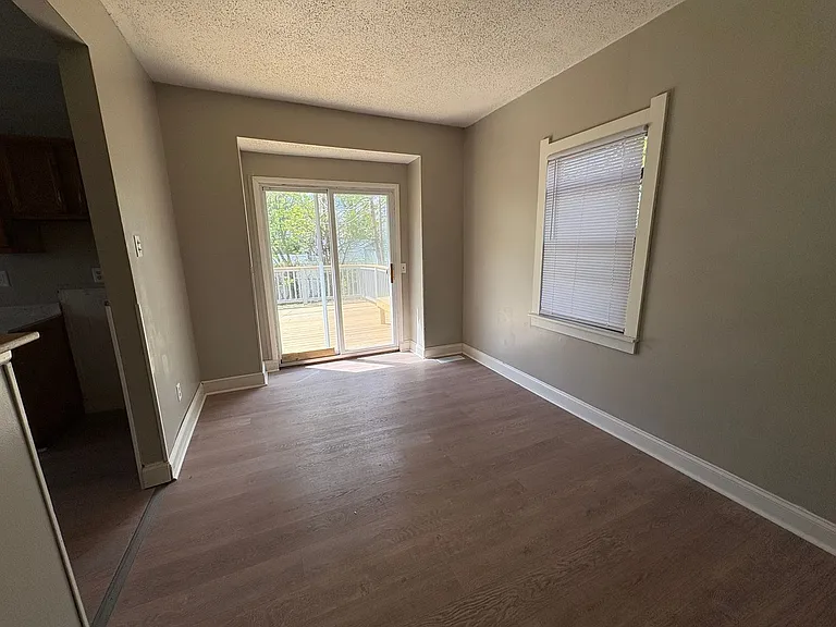 1489 Berdan Ave — Photo 4