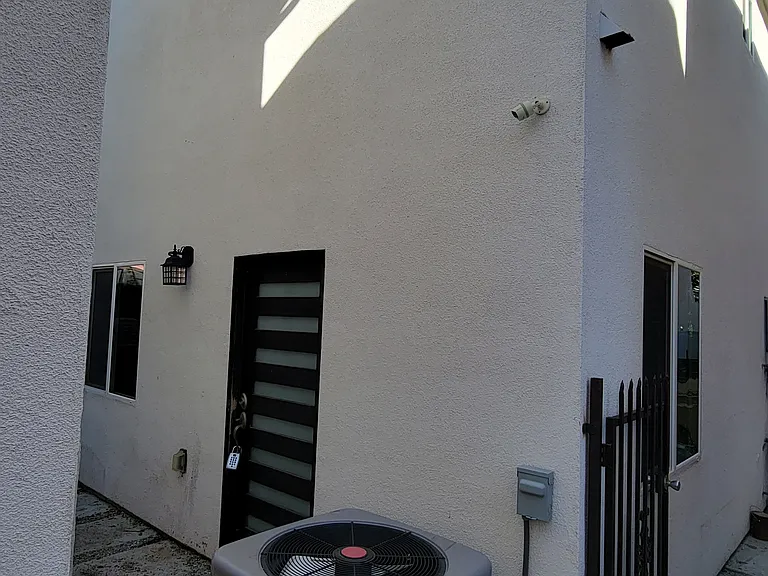 2611 E Oris St #1/2 — Photo 6