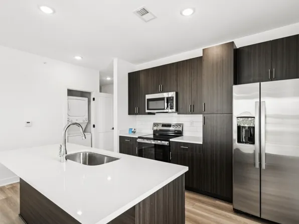 Metro 1 Apartments