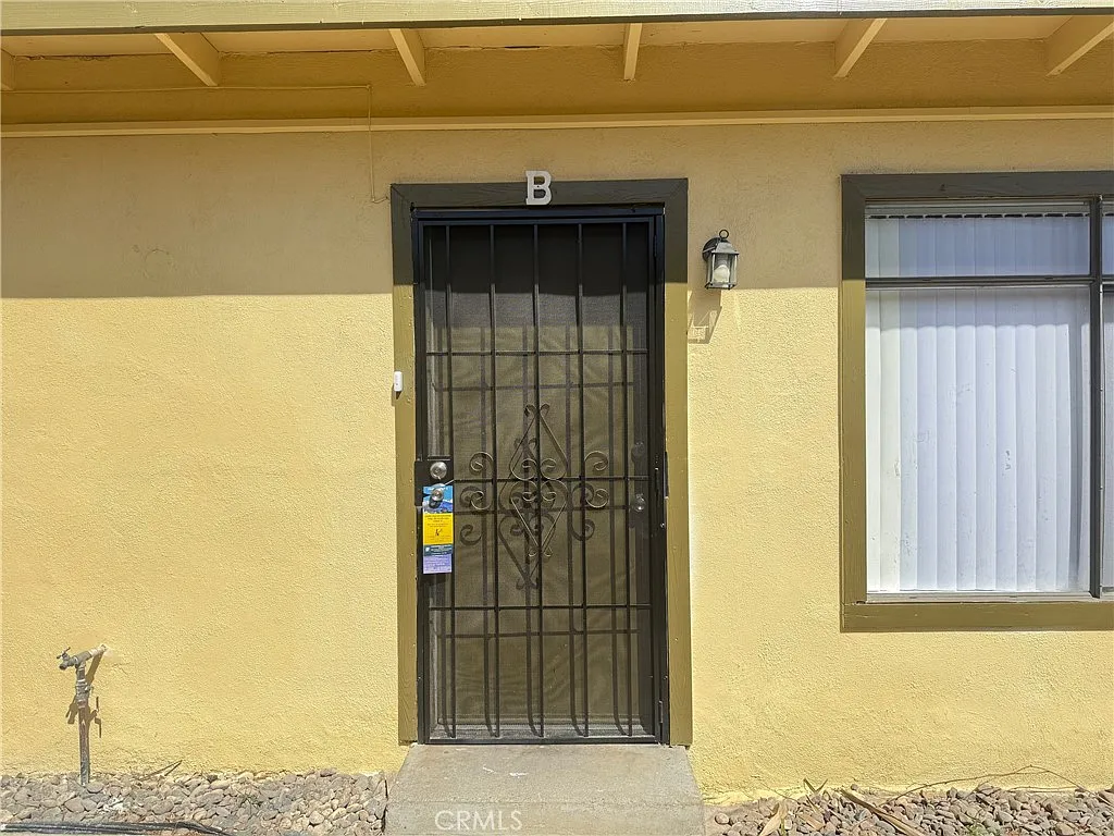 Building Photo - 5152 San Bernardino St