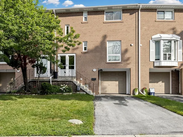 55 Rameau Dr #214, Toronto, ON M2H 1T6