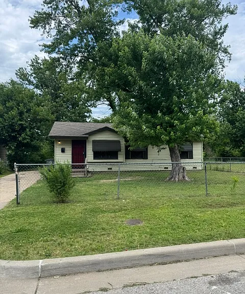 5731 N Garrison Pl — Photo 2