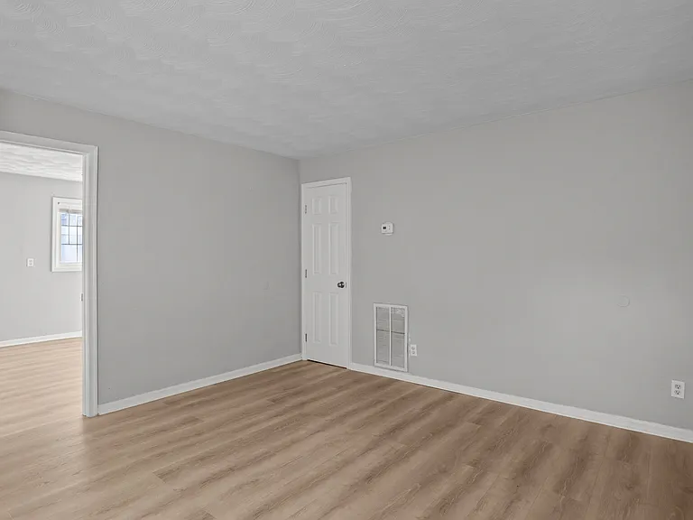 9632 12th Bay St #10 — Photo 5