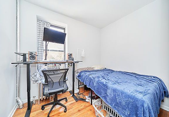4th image of 364 W 36th St APT 1A