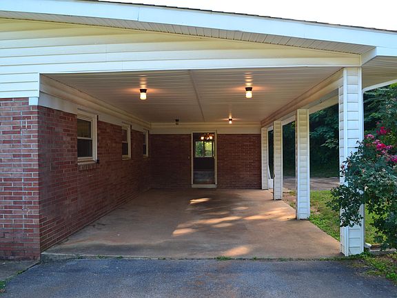 3rd image of 412 Peery St