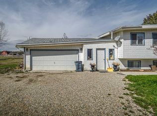 262057 E Poplar Hill Dr, Rocky View County, AB T3R1C7