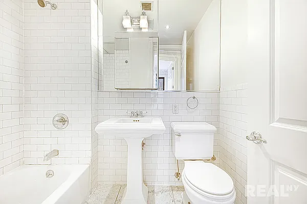 Rented by REAL New York | media 15