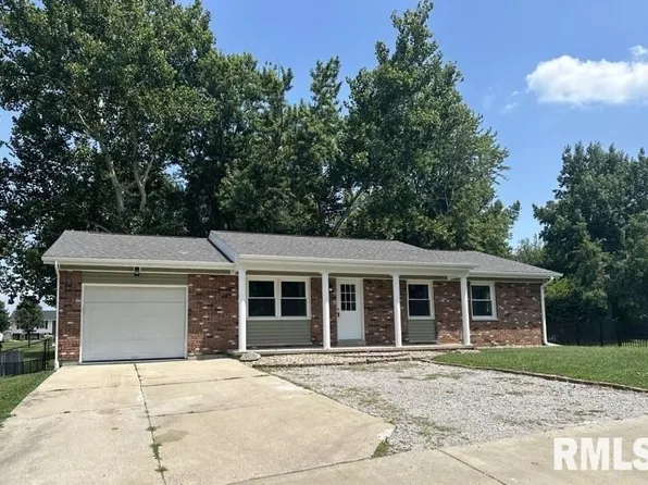 986 S Buhrman St, Nashville, IL 62263