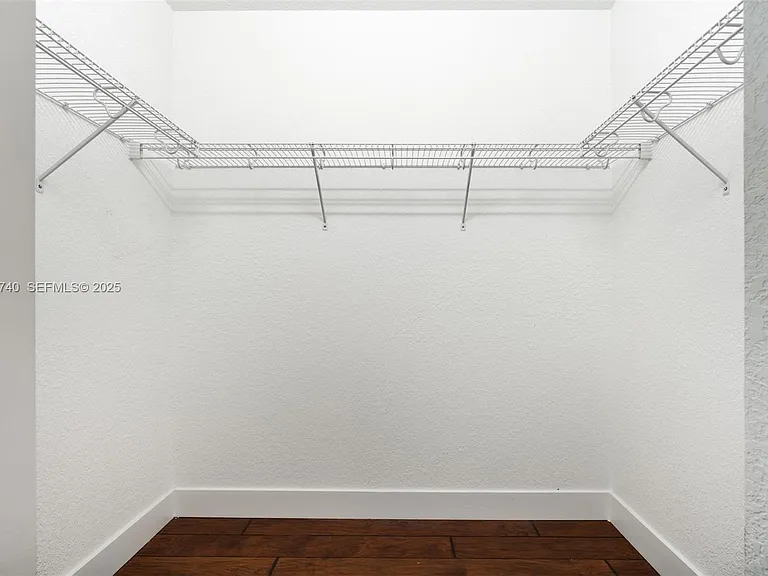 4652 Horseshoe Cir — Photo 27