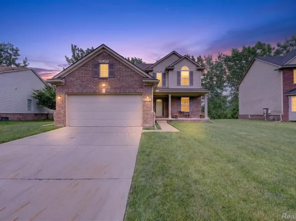 6119 Treetops Dr, Romulus, MI 48174