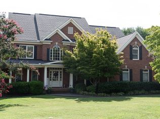 705 Bayshore Rd, Knoxville, TN 37934