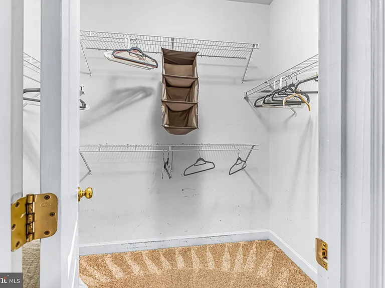 10870 Hammond Dr — Photo 31