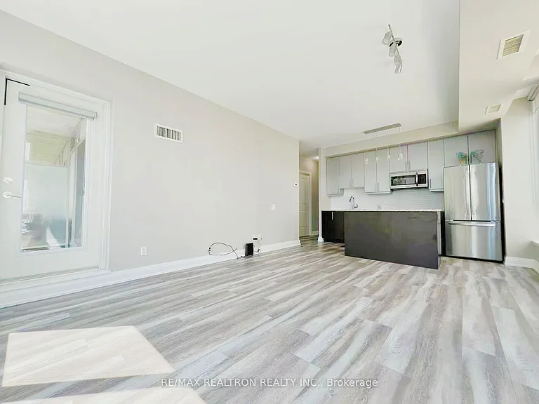83 Redpath Ave #204 — Photo 15