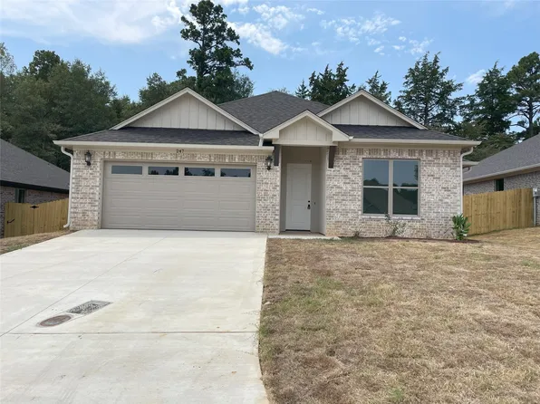 247 Oak Valley Dr, Gilmer, TX 75605