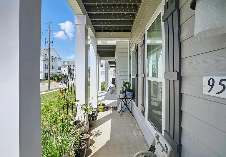 9568 21st Bay St — Photo 3