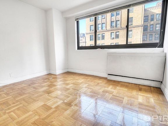 3rd image of 330 W 45th St APT 11a