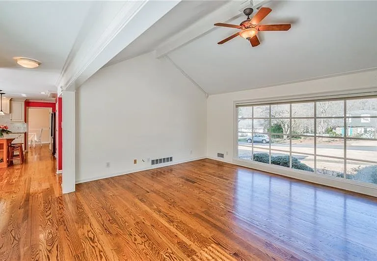 4010 Mansion Dr — Photo 11