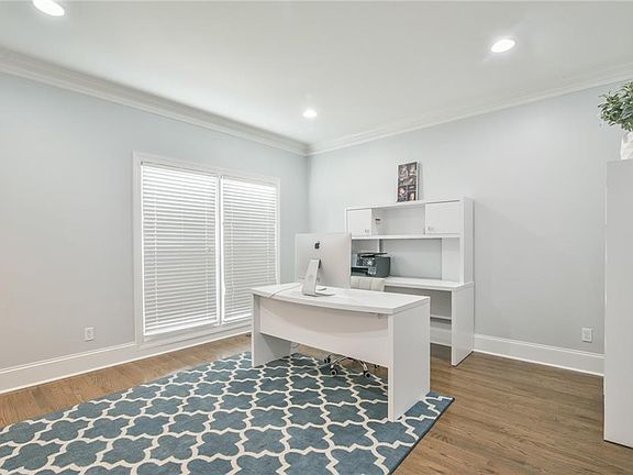 5th image of 1007 Glen Chase Dr