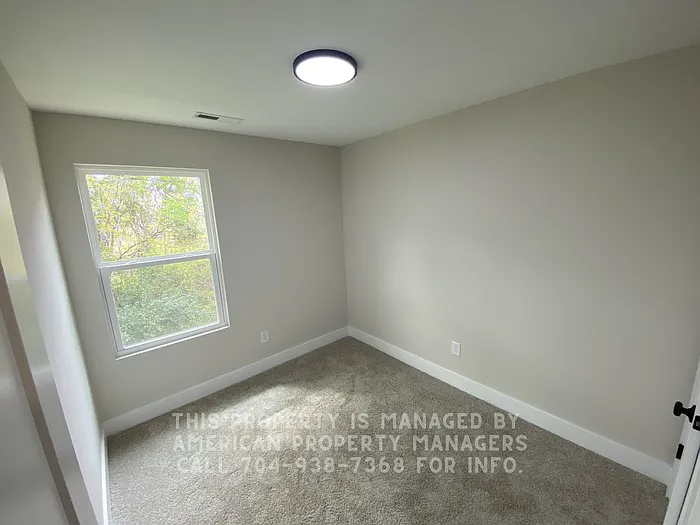 722 Elizabeth Ave — Photo 8