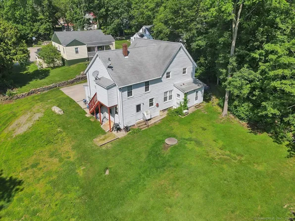 80 Old Division St, Norwich, CT 06360