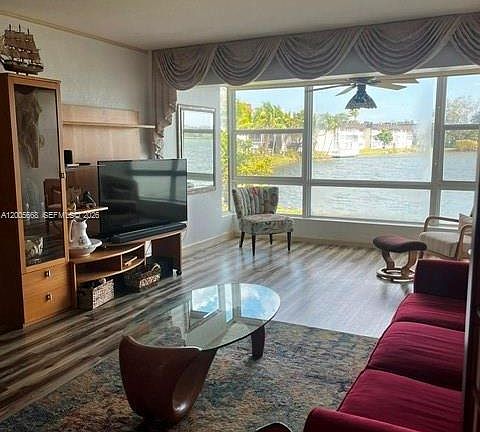 3rd image of 18901 NE 14th Ave APT 101