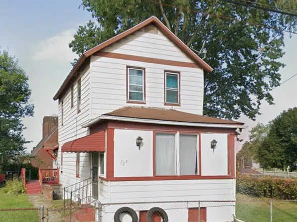 722 Hamilton Ave, Farrell, PA 16121