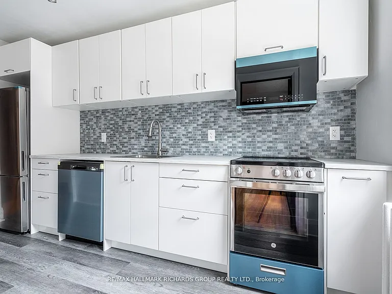 15 Courcelette Rd #1 — Photo 9