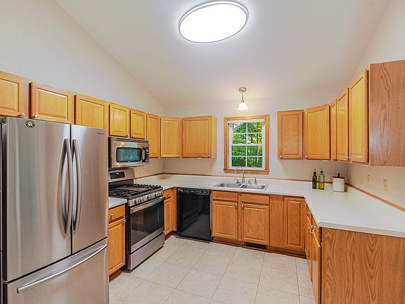 5th image of 2136 Texas St