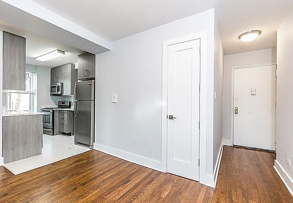4th image of 20-04 Seagirt Blvd #6C