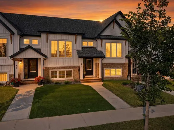 23 NE Station Dr, Sylvan Lake, AB T4S 0S7
