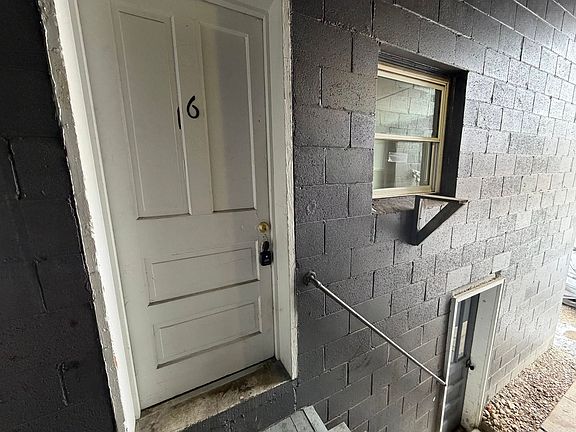 2nd image of 2215 Maple Ave #6