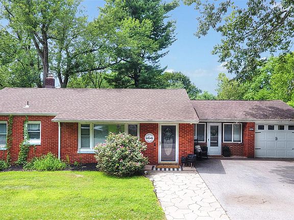 3rd image of 10 Oak Ridge Drive