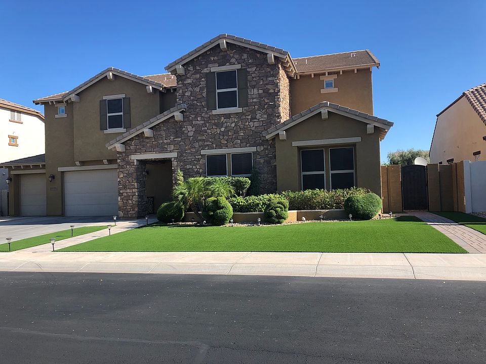 1st image of 1834 W Kingbird Dr