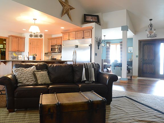 Open concept main living are