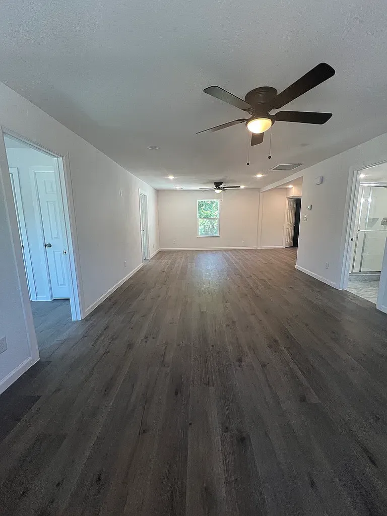 2816 Sayle St — Photo 2