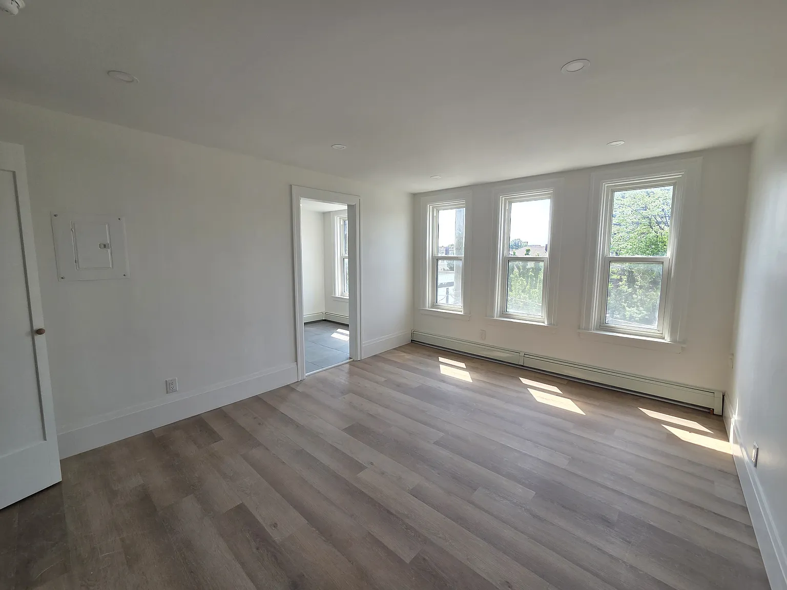 74 Shepherd Street West Windsor — Photo 1