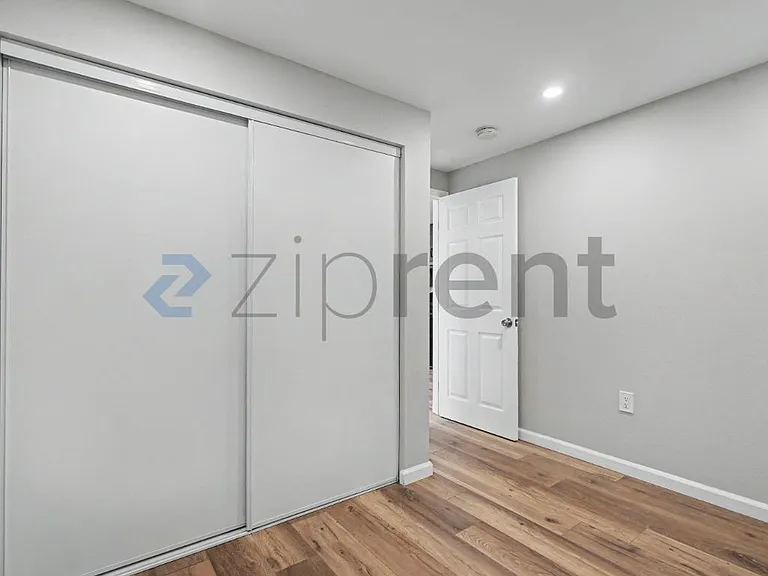 1204 W 50th St — Photo 14