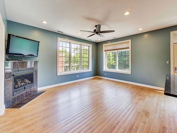 5th image of 1416 W Farwell Ave #2F